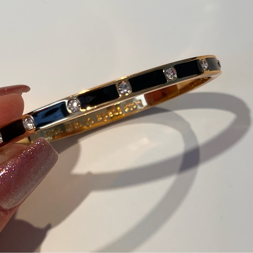 🚨KATE SPADE BLACK ENAMAL HENGED RHINESTONE BANGLE - small wrist!